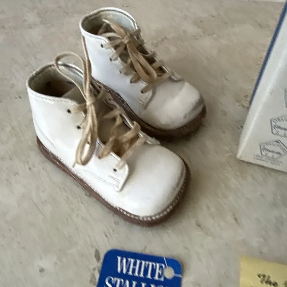 Edwards Vintage Children's White Leather Shoes Size 4D Original 1971